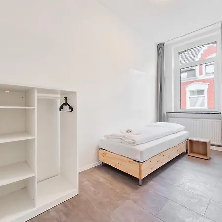 Tolstov - 3 And 4 Monteur Apartment *