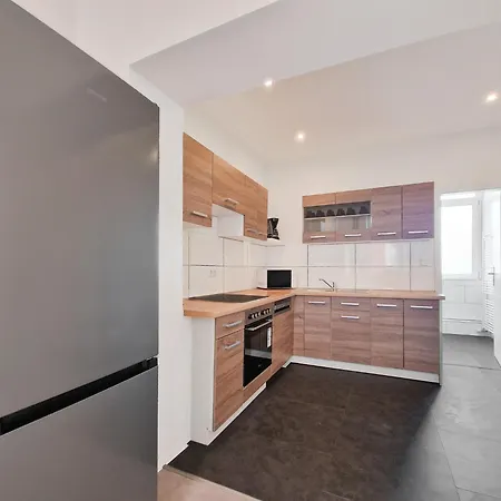 Tolstov - 3 And 4 Monteur Apartment