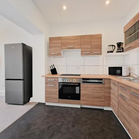 Tolstov - 3 And 4 Monteur Apartment *