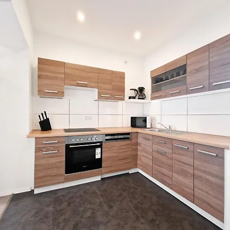 Tolstov - 3 And 4 Monteur Apartment *