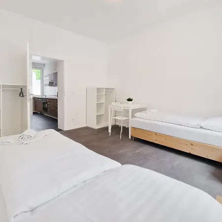 Tolstov - 3 And 4 Monteur Apartment