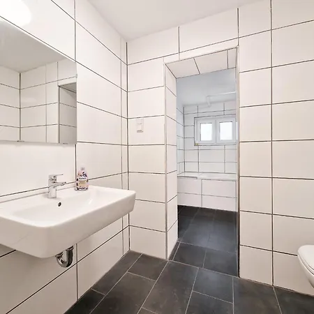 Apartment Tolstov - 3 And 4 Monteur *