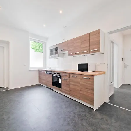 Apartment Tolstov - 3 And 4 Monteur *