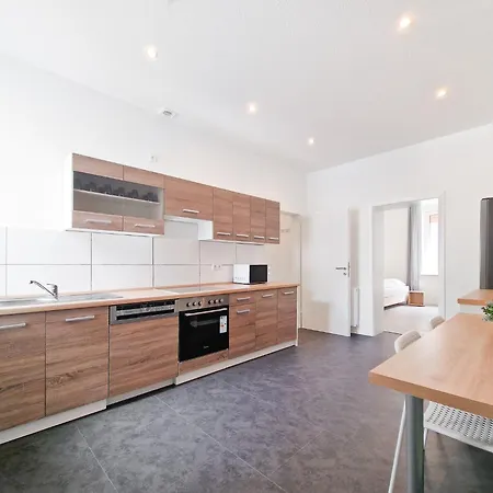Apartment Tolstov - 3 And 4 Monteur *