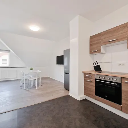 Tolstov - 3 And 4 Monteur Apartman