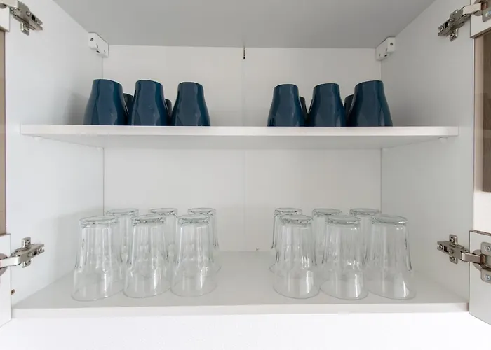 Apartment Tolstov - 3 And 4 Monteur