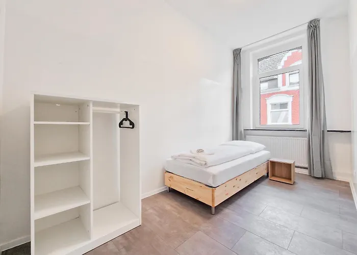 Tolstov - 3 And 4 Monteur Apartment *