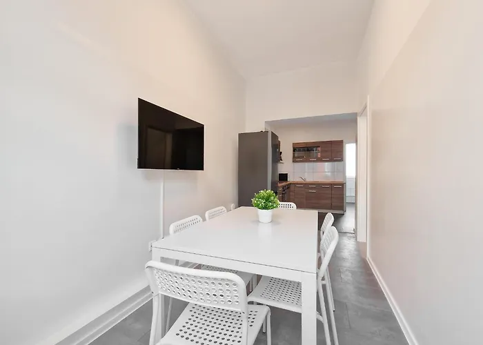 Tolstov - 3 And 4 Monteur Apartment Duisburg