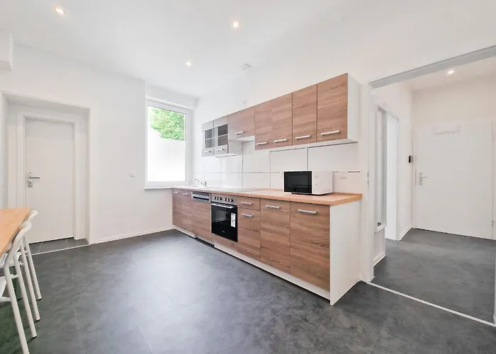 Apartment Tolstov - 3 And 4 Monteur *