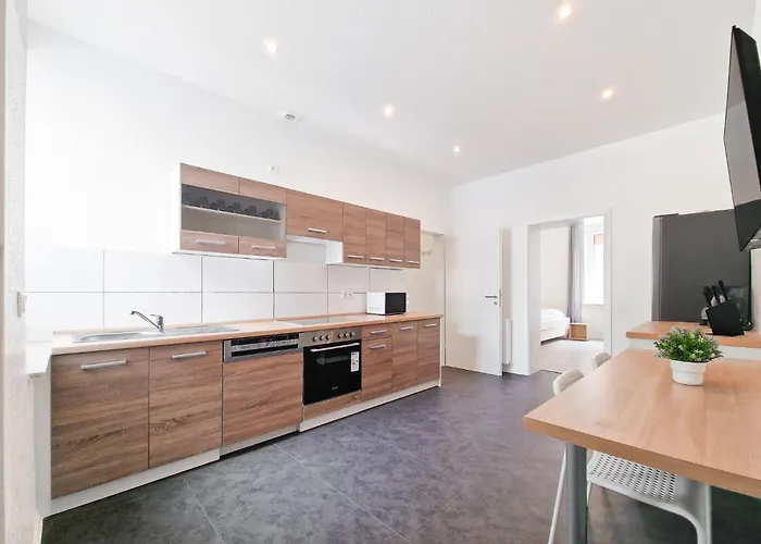 Apartment Tolstov - 3 And 4 Monteur *