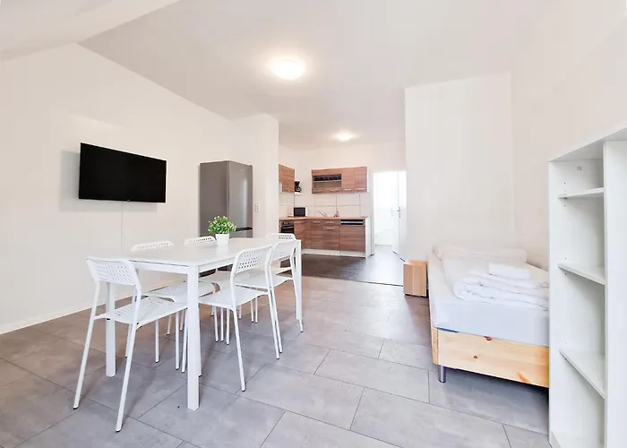 Tolstov - 3 And 4 Monteur Apartment Duisburg